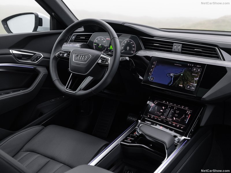 Audi electric suv Q8 e-tron Interior- fourth pedal